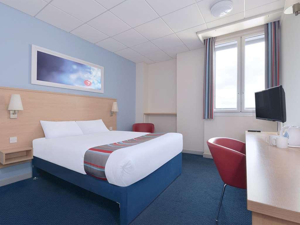 Travelodge Edinburgh Dreghorn Pokój zdjęcie