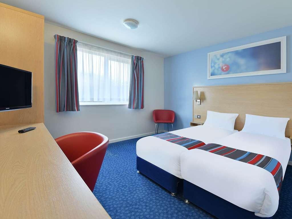 Travelodge Edinburgh Dreghorn Pokój zdjęcie
